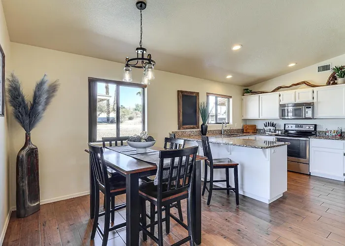 Holiday home Desert Escape W/ Spool Pool! 4 Mi To Havasu
