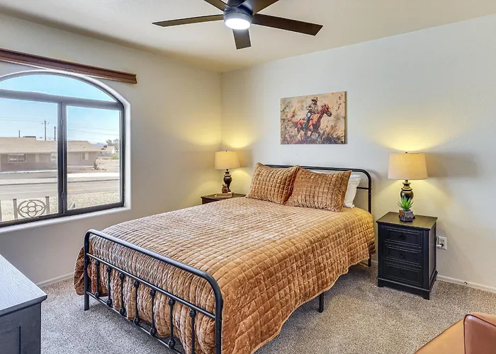 Holiday home Desert Escape W/ Spool Pool! 4 Mi To Havasu *